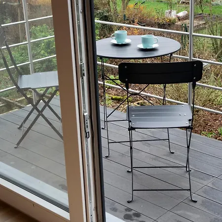 - 3 Guests * Mont-Saint-Guibert