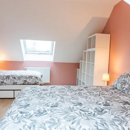 - 3 Guests Mont-Saint-Guibert