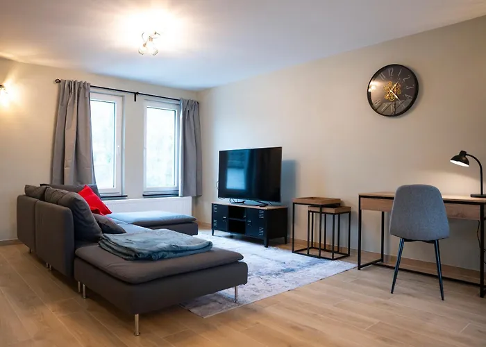 - 3 Guests Апартаменты *